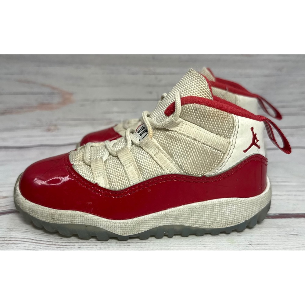 Jordan 11 Retro Cherry 2022 Toddler Sneakers White Varsity Red 8C 378040-116